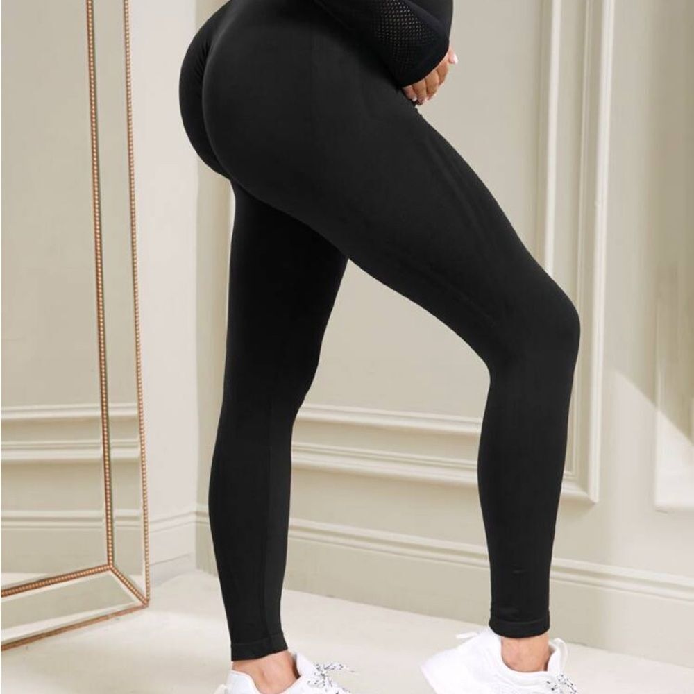 Black Maternity Butt Lifting Pregnancy Leggings – Over-Belly Support – NWOT